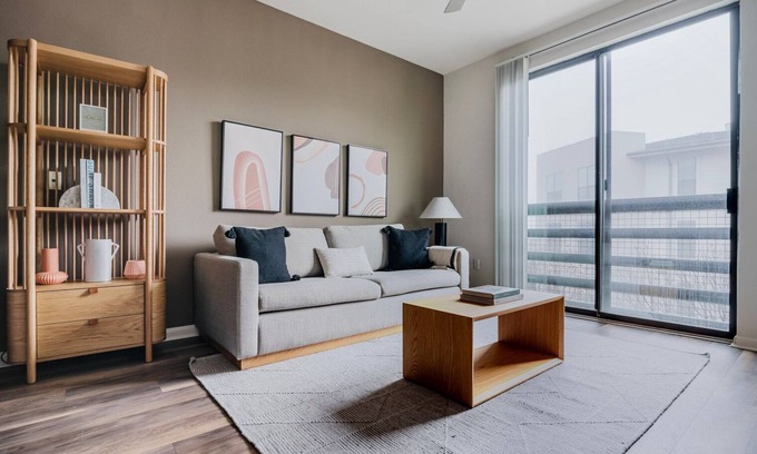 North Burnet Apartment | Blueground | Domain, pool & w/d, nr stadium