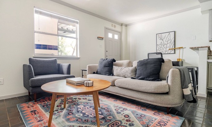 Waller Creek District Apartment | Blueground | Downtown Austin, pool, nr Congress