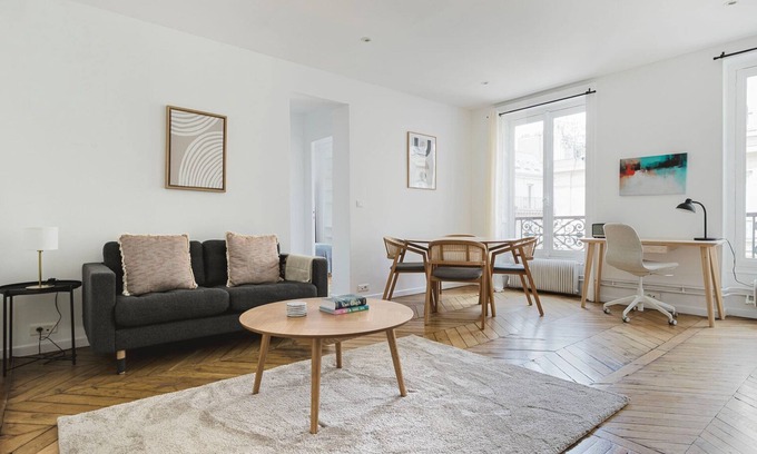 Paris City Center Apartment | Blueground | Le Marais-St-Paul, nr museum & shops