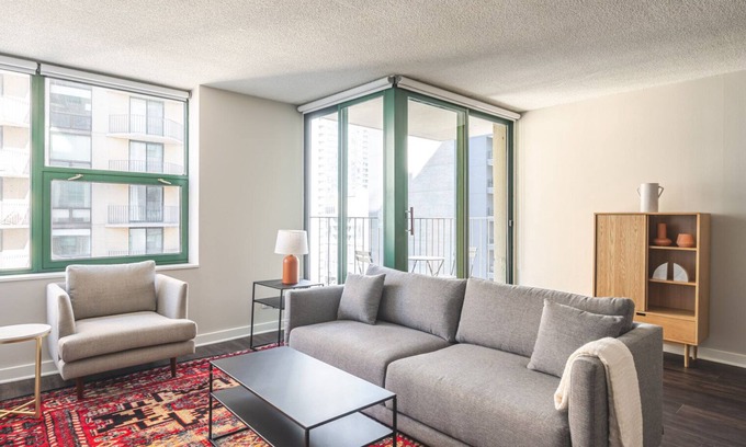 Rush and Division Apartment | Blueground | River North, pool & AC, nr Mile