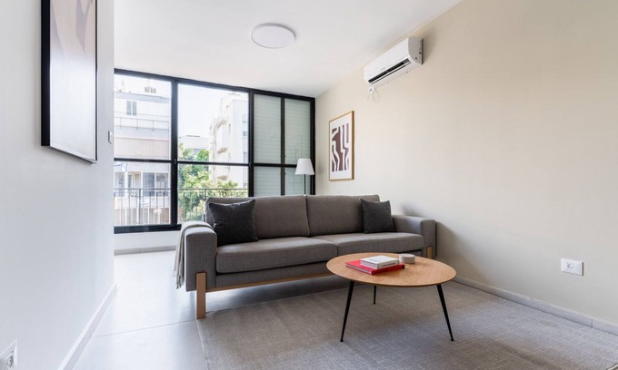 Old North Apartment | Blueground | Tel Aviv, city view, nr Yarkon Park (TLV-81)