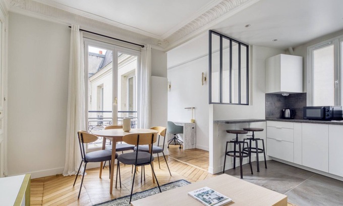 Quartier de la Plaine-de-Monceaux Apartment | Blueground | Ternes, furnished, nr Parc Monceau