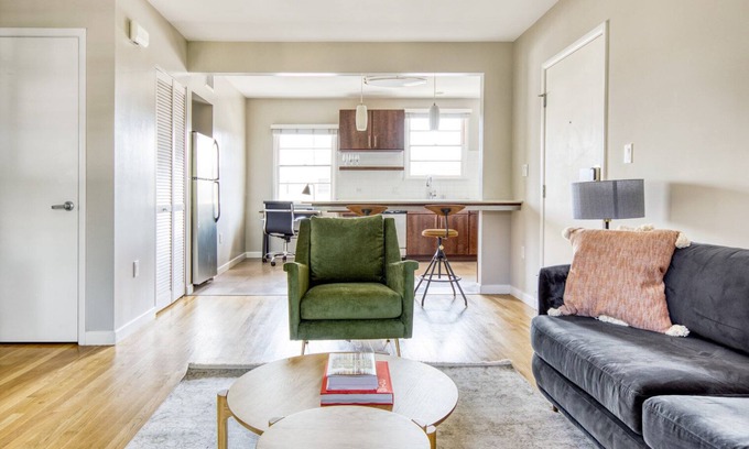 Venice Apartment | Blueground | Venice, pool, nr Venice Beach