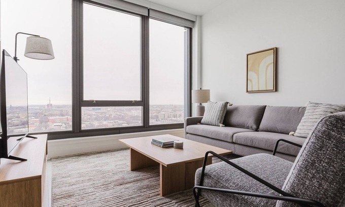 West Loop Apartment | Blueground | West Loop, pool & w/d, nr Willis