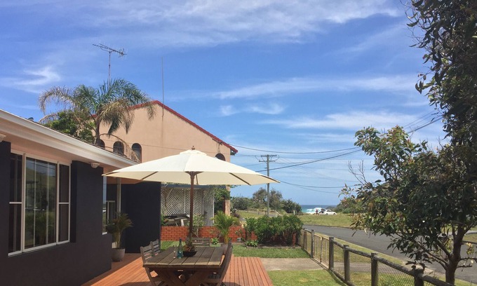 Blueys Beach House | Blueys Haven - Beachside Getaway