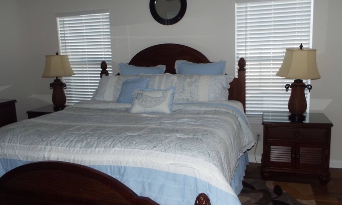 Bluffton House | Blufton, Hilton Head Is SC. Vacation home. 3BR. 2BA Sleeps 6. 1 Night Min Stay.