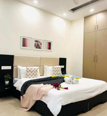 DLF City Apartment | BluO 1BHK - DLF CyberCity, Balcony, Lift, Parking