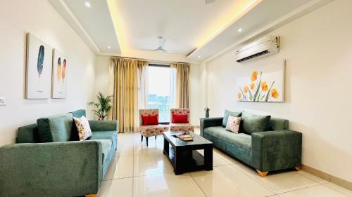 Sector 39 Apartment | BluO 3BHK Golf Course Road - Balcony, Lift, Terrace