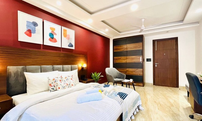 DLF Phase 3 Hotel | BluO Studio2 DLF CyberCity - Balcony, Gym TT, Lift