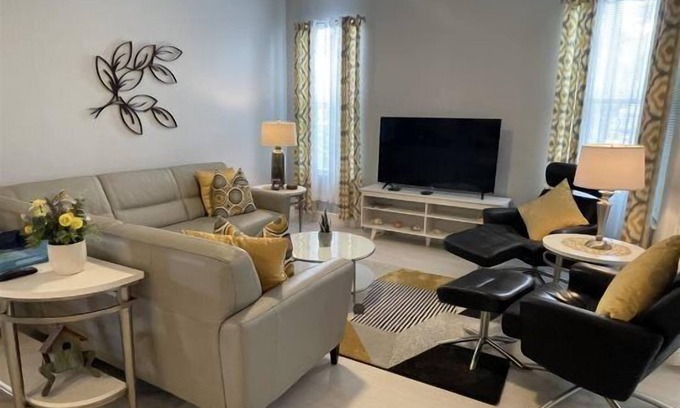 Tropical Cove Condo | Boardwalk Bungalow at Lexington CC Lake Village