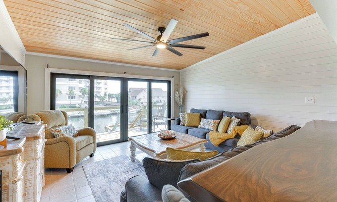 Holiday Isle House | Boat, Fish & Walk to Beach: Waterfront Destin Gem!