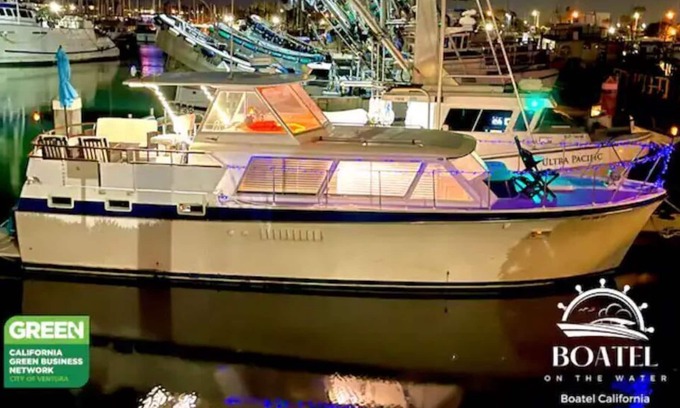 Ventura House | Boatel California Stay on a 40’ boat - best location in Ventura Harbor Gr8 Views