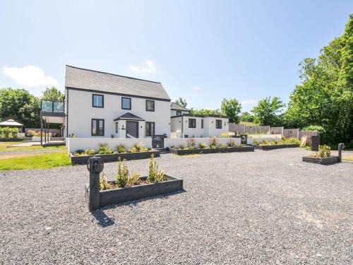Westleigh House | Boathyde