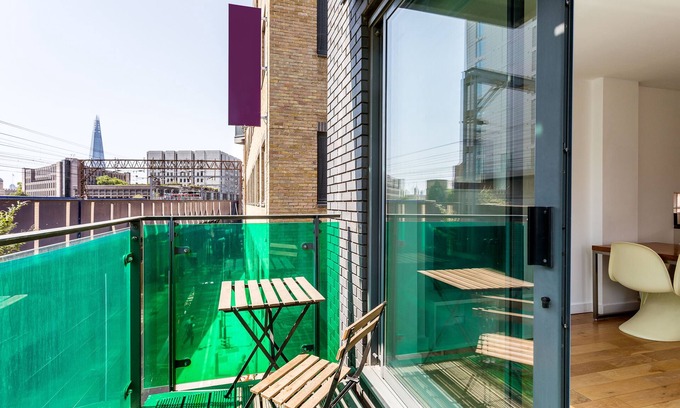 Cordwainer Apartment | Bob W Tower Hill Residences