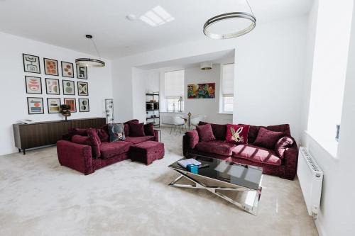 Leeds House | BOBBIN ROW - Grade 2 Listed Property with a Beautiful Design with Access to Leeds