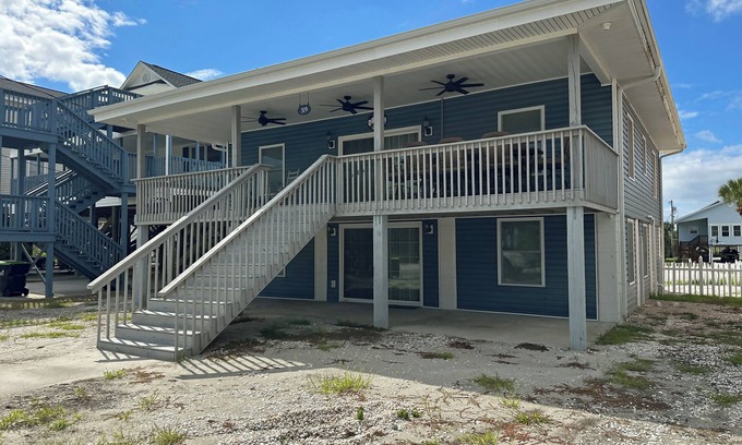 Garden City House | Bobby's Girl - Second Row in Garden City Beach