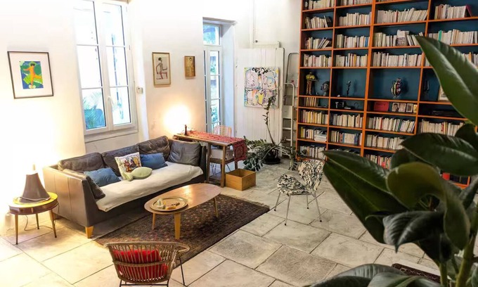 Le Camas House | Bohemian house downtown, studio, parking