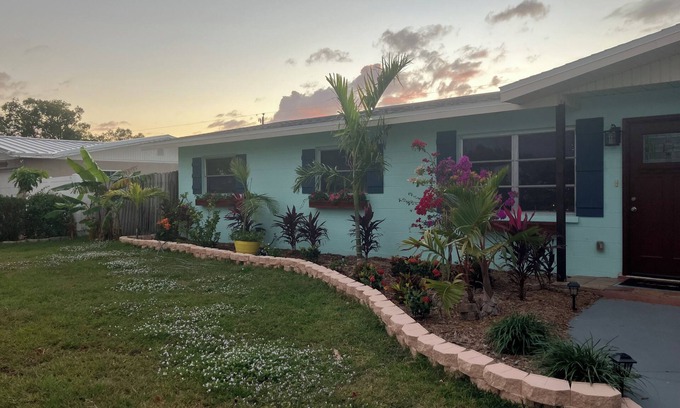 South Bradenton House | Boho Beachy getaway with large backyard nestled between downtown and the beach