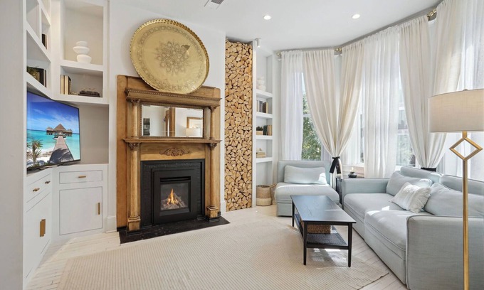 Bloomingdale House | Boho Bliss Bloomingdale plus Parking