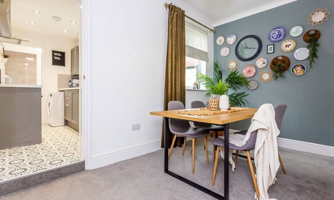 Darlington House | Boho Chic - Stylish Home in City Centre, Sleeps 4