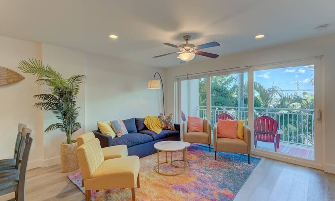 Madeira Beach Apartment | Boho Condo 3/3 Heated pool