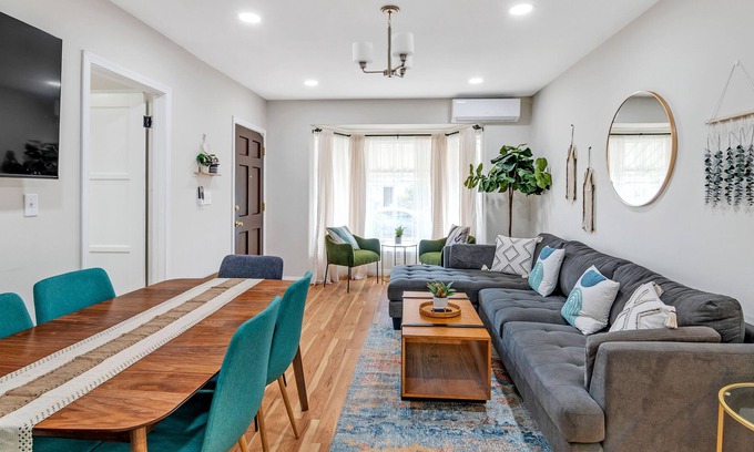 Rosemead House | BOHO Hidden Gem 3B2B King suite near DTLA Sleeps 8
