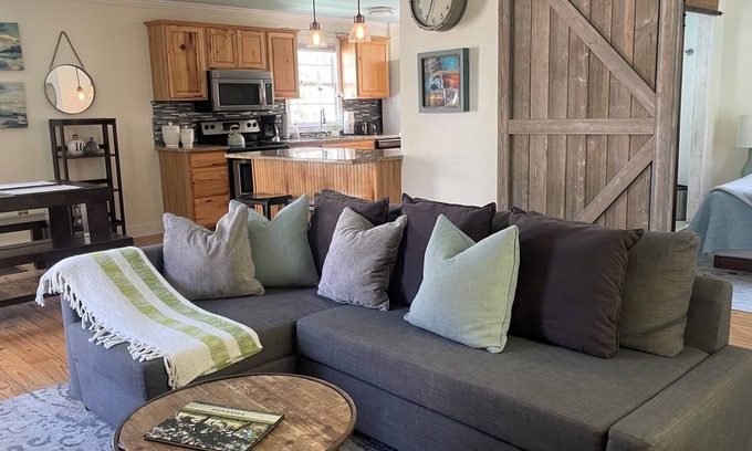 Historic District - North House | Boho South Bungalow, 1 block off Forsyth Park