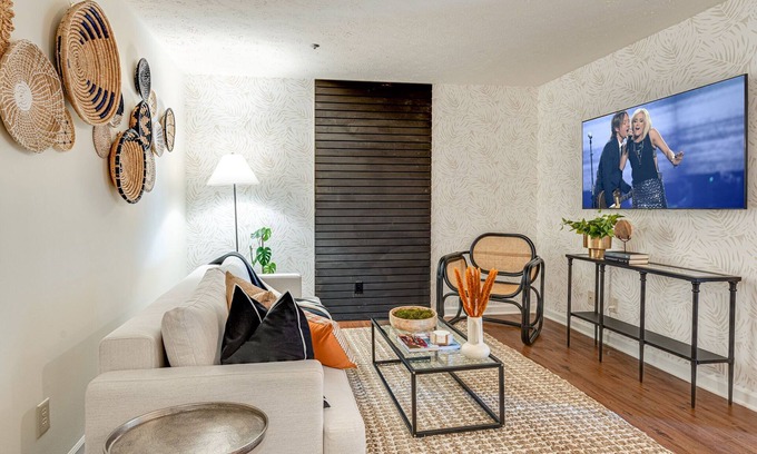 West End House | Boho West - 3 Mins to Broadway - 31+ Day Stays
