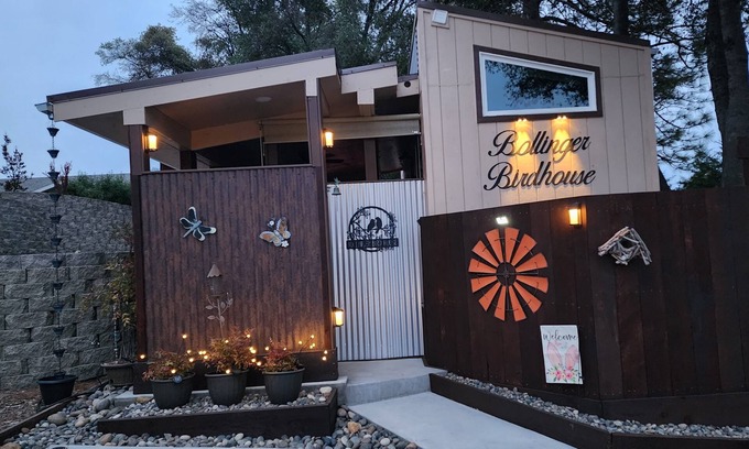 Oakhurst Apartment | Bollinger Birdhouse-Tiny Home, Cozy Home Near Yosemite.