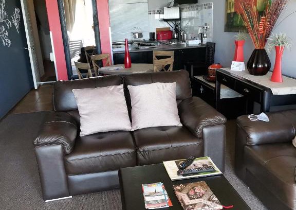 Summerstrand Apartment | Bomela Properties - Brooke's Hill Suites