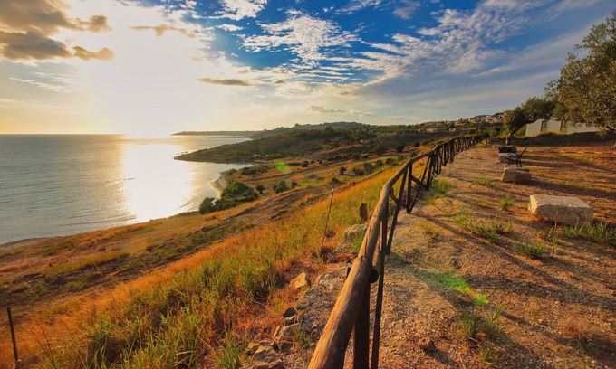Sciacca Apartment | Bongiovi Houses - App. Yellow - 2 min from the beach, with garden and sea view