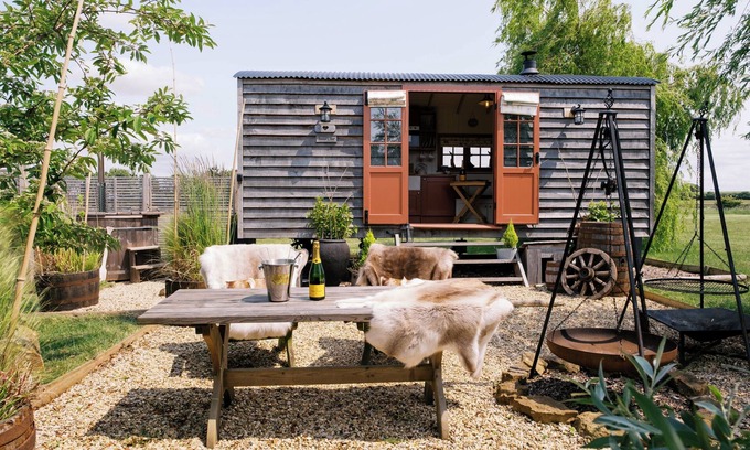 Bottesford Cabin | Bonnie's Shepherd's Lodge Retreat & Wellness