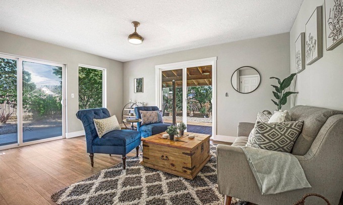 Newberg House | Book now for fall 2025 specials! Fire-pit, garage games, wine country relaxing