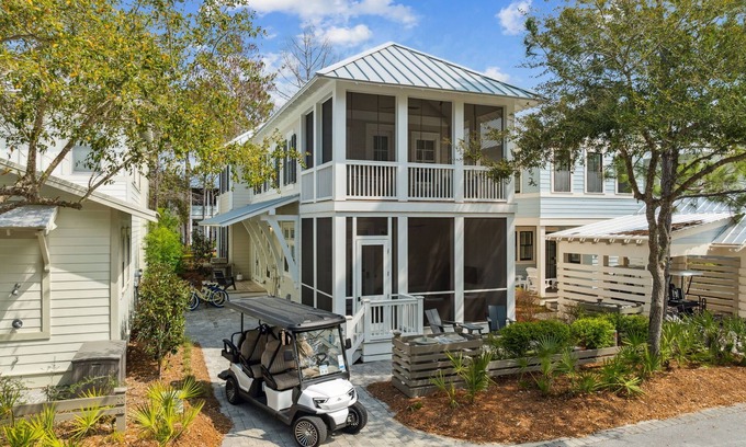 Watercolor House | Book Today for Fall Stays! Low-Speed Vehicle! Quick access to Community Pool! Open Porch Space!