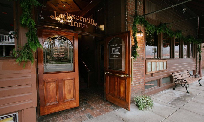 Jacksonville House | BookStayHop- Jacksonville Inn 1,2 and Station House A, B