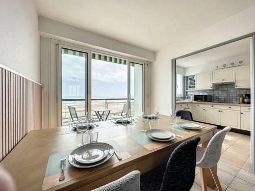 Saint-Jean-de-Monts Apartment | Bord de mer vue panoramique avec parking privé