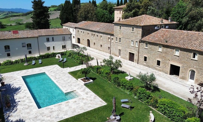Volterra Villa | Borgo Ariano 19 – Apartment with pool