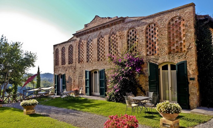 Colleoli Hotel | Borgo Di Colleoli Resort