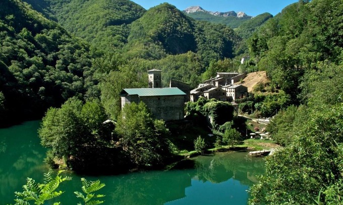 Careggine House | Borgo Isola Santa