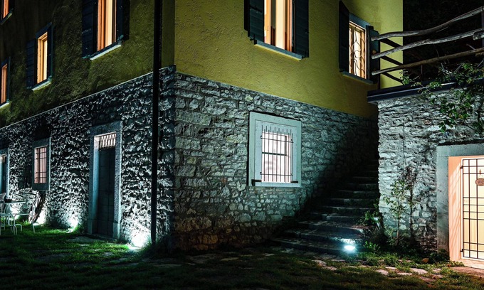 Gardola Apartment | BORGO PARADISO - LUNA Charming 2-bedroom Apt in 15 acre parkland. Pet friendly