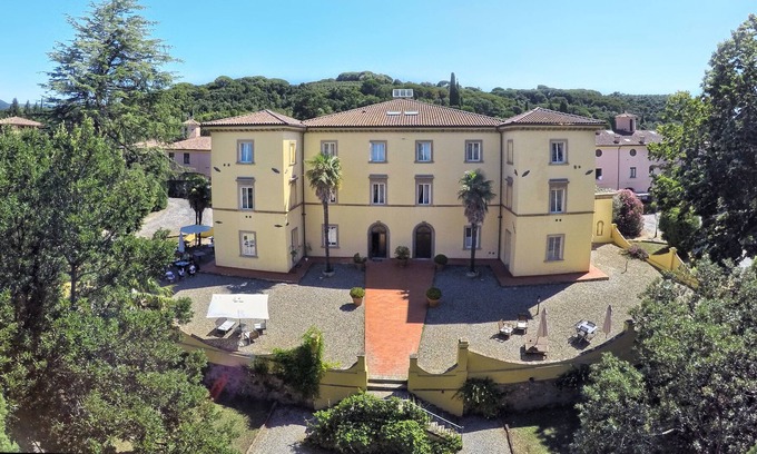 Riparbella Hotel | Borgo San Martino Resort (Hotel)