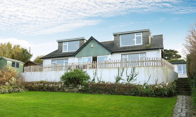 Tintagel Cottage | Boskenna - a large family home that sleeps 10 guests in 5 bedrooms