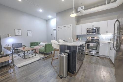 Downtown Boston Apartment | Boston Common Loft with Washer Dryer