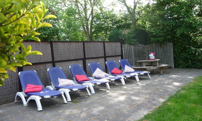 Oostkapelle Apartment | Boszicht 2 aan de Kust luxury apartment 2 adults and 2 children. Beach 800 mtr