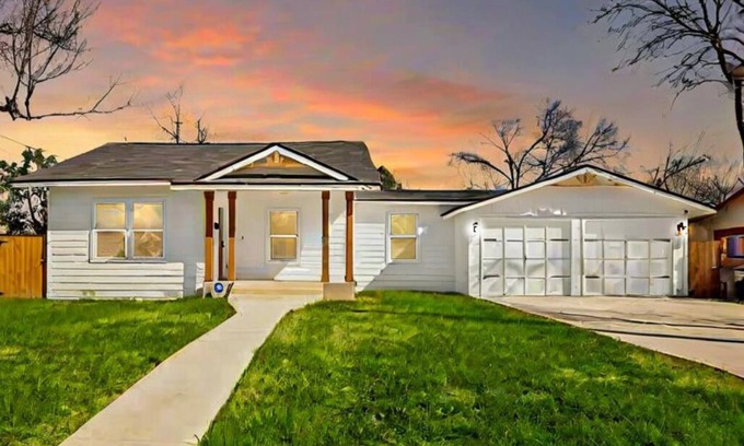 Denver Heights House | Botanical Oasis Near River Walk