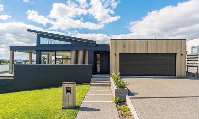 Waipahihi House | Botanical Oasis - Outdoor entertaining, lake views