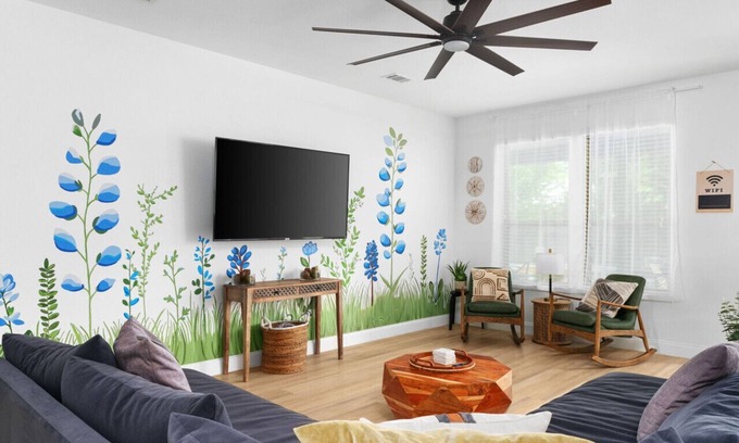 Knollwood On The Colorado River House | Botanist Retreat - Pet-Friendly E. Austin Home - Yard