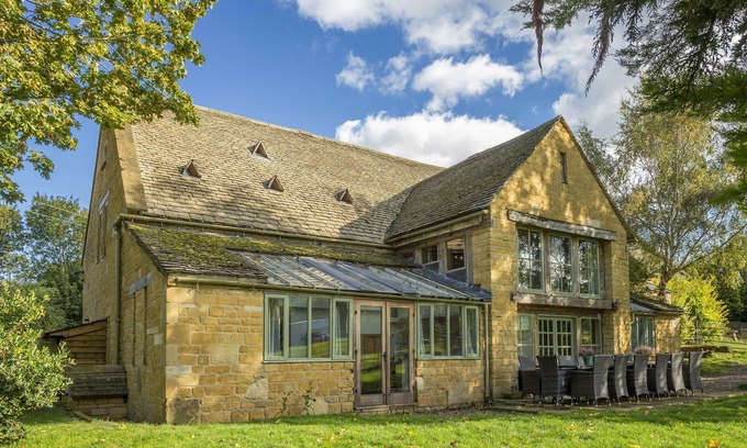Chipping Campden House | Both properties are wonderfully restored barn conversions in the Cotswolds.