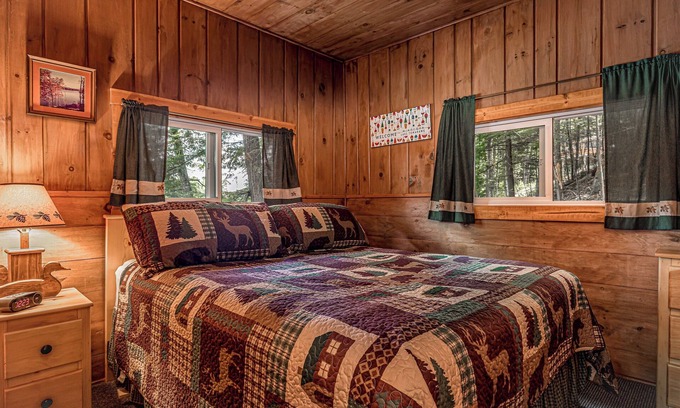 Minocqua Cabin | Bouchard Shores Resort on Lake Tomahawk - Timbers Cabin