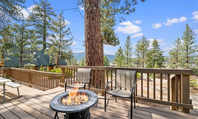 Boulder Bay Cabin | Boulder Bear - Secluded, Beautiful Views, Fireplace, Barbecue